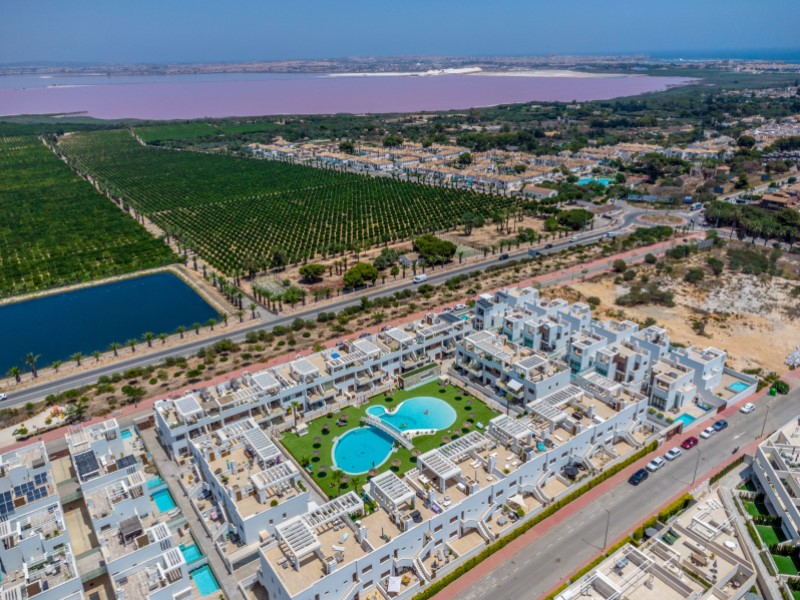 Resale - 3 Bedroom 3 Bathroom Villa in Torrevieja - Costa Blanca  - Alicante