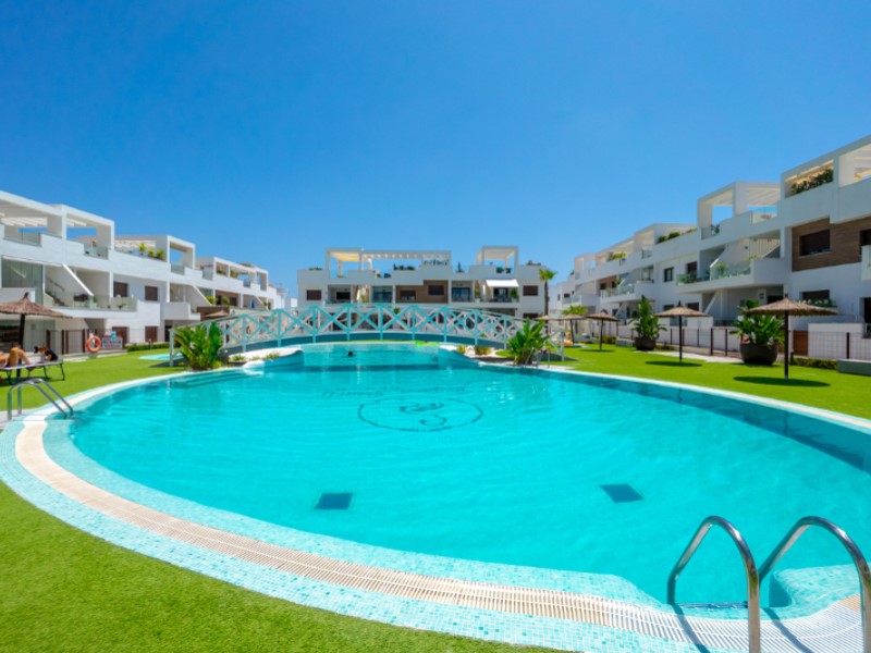 Resale - 3 Bedroom 3 Bathroom Villa in Torrevieja - Costa Blanca  - Alicante