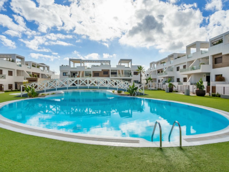 Resale - 3 Bedroom 3 Bathroom Villa in Torrevieja - Costa Blanca  - Alicante