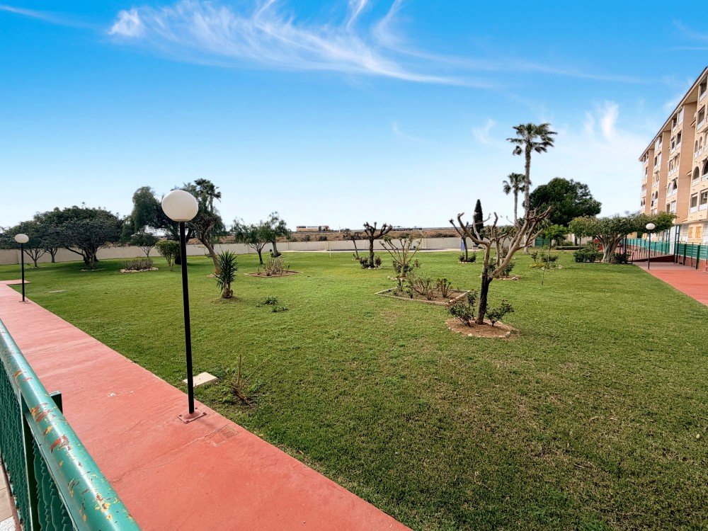 Resale - 2 Bedroom 1 Bathroom Penthouse in Torrevieja - Costa Blanca  - Alicante