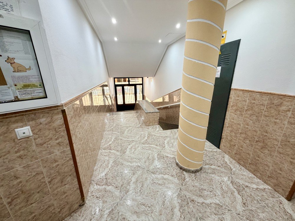 Resale - 2 Bedroom 1 Bathroom Penthouse in Torrevieja - Costa Blanca  - Alicante