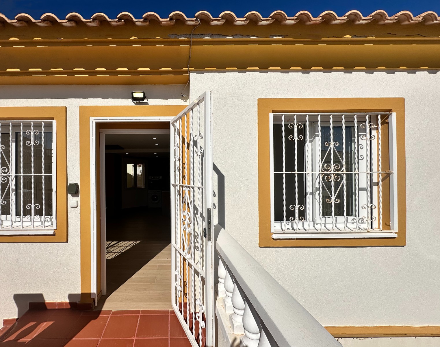 Resale - 2 Bedroom 1 Bathroom Apartment in Orihuela Costa - Costa Blanca  - Alicante