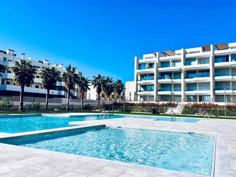 Resale - 2 Bedroom 2 Bathroom Apartment in Villamartin - Costa Blanca  - Alicante