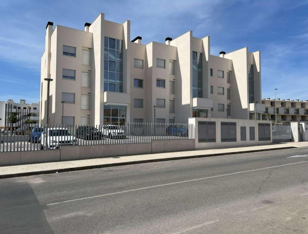 Resale - 2 Bedroom 2 Bathroom Apartment in Villamartin - Costa Blanca  - Alicante