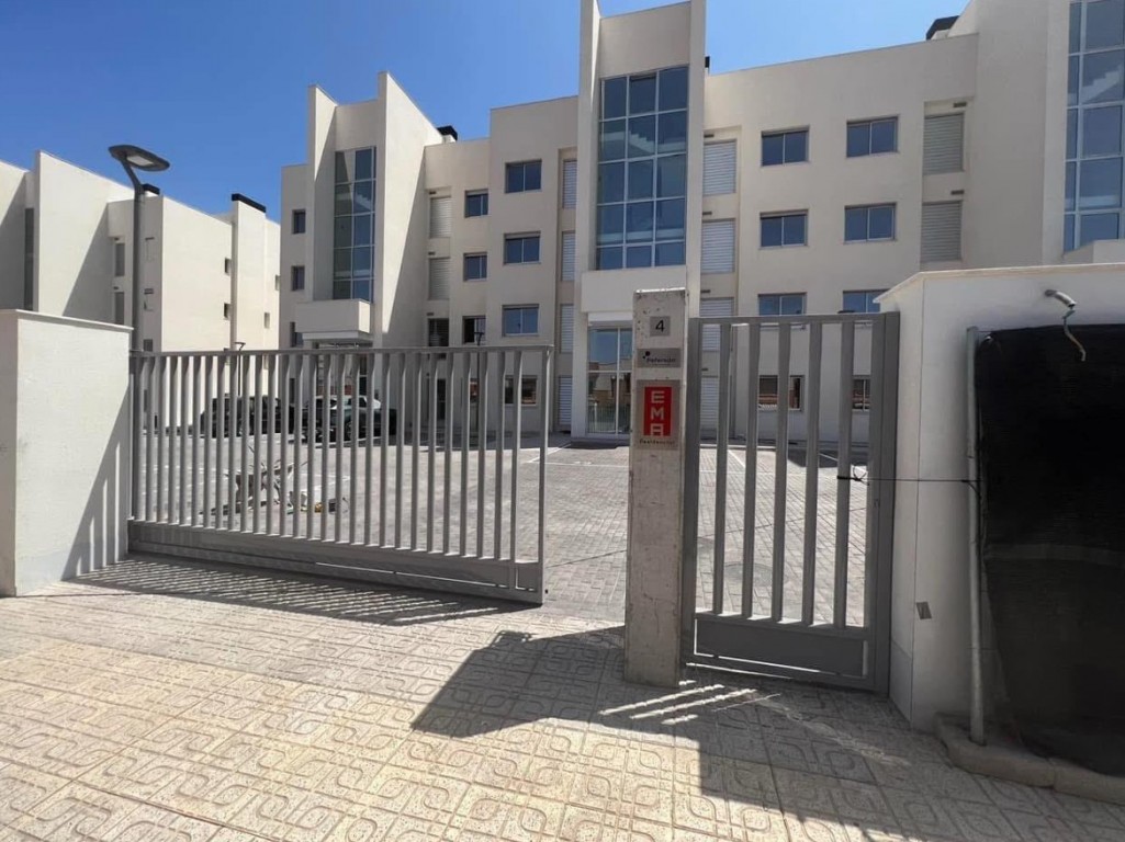 Resale - 2 Bedroom 2 Bathroom Apartment in Villamartin - Costa Blanca  - Alicante