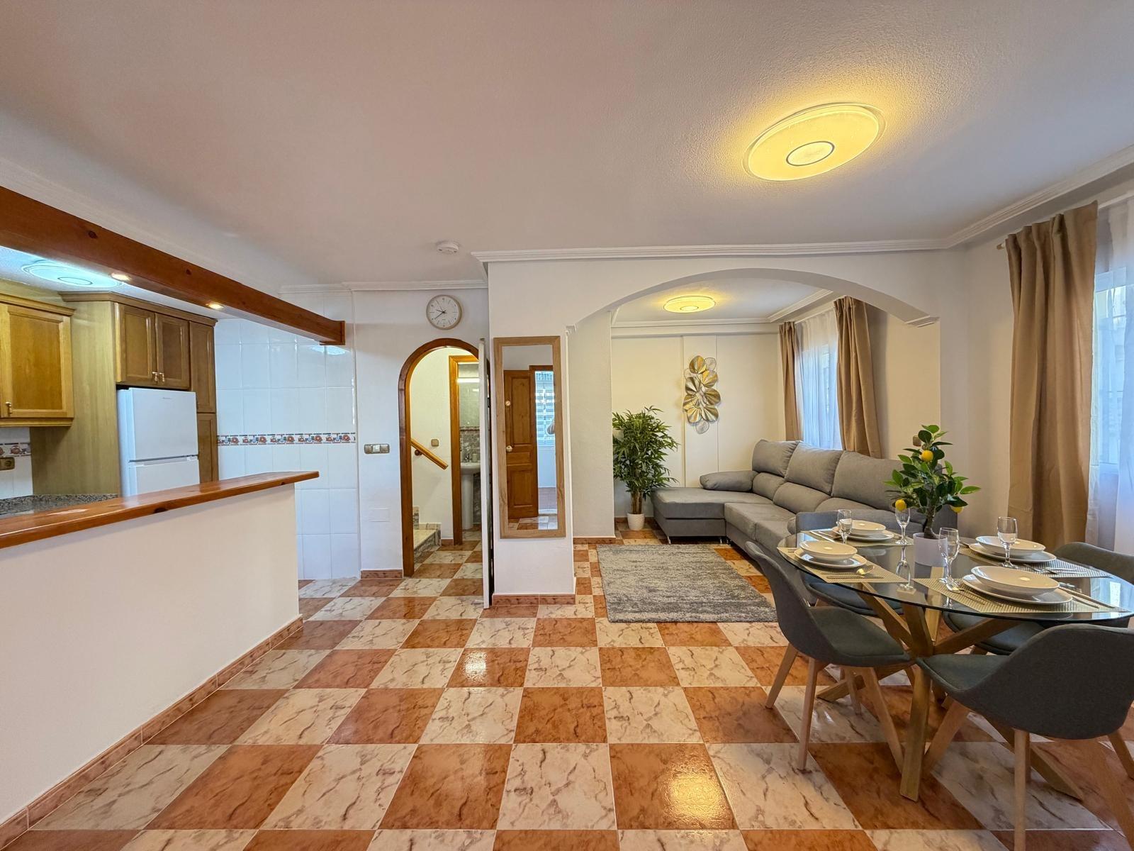 Resale - 2 Bedroom 2 Bathroom Town House in Orihuela Costa - Las Filipinas  - Alicante