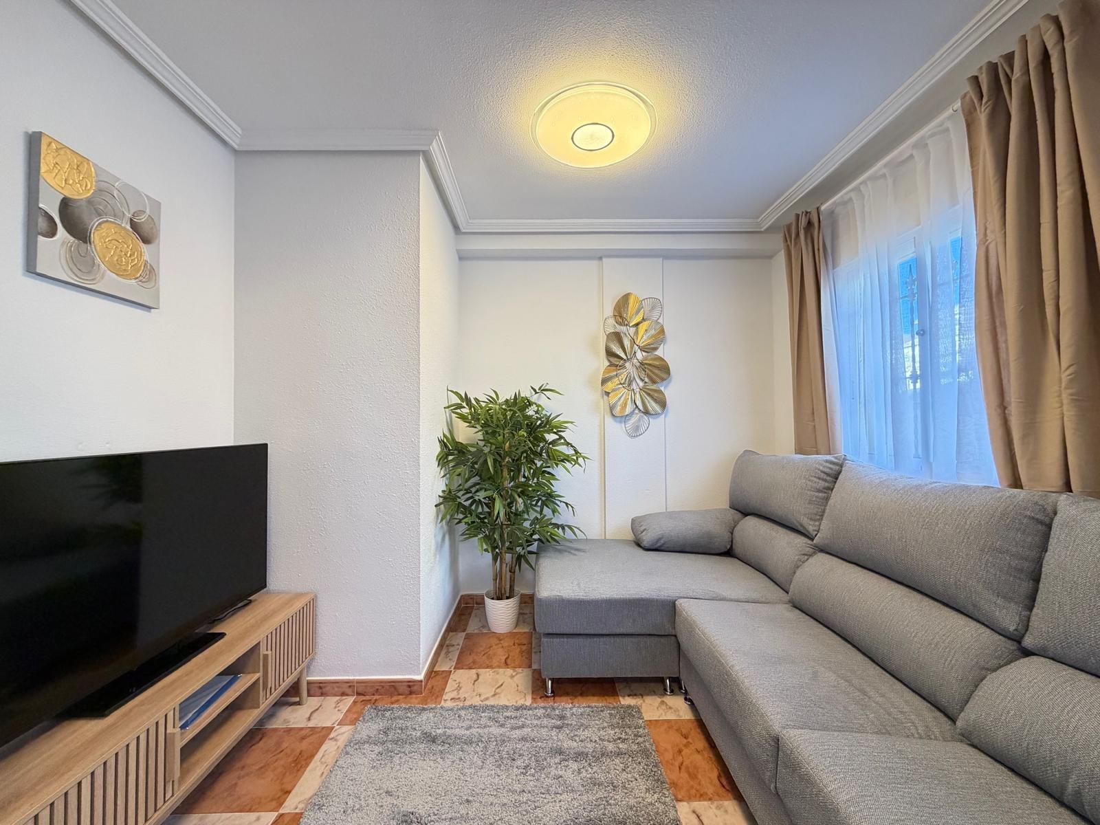 Resale - 2 Bedroom 2 Bathroom Town House in Orihuela Costa - Las Filipinas  - Alicante