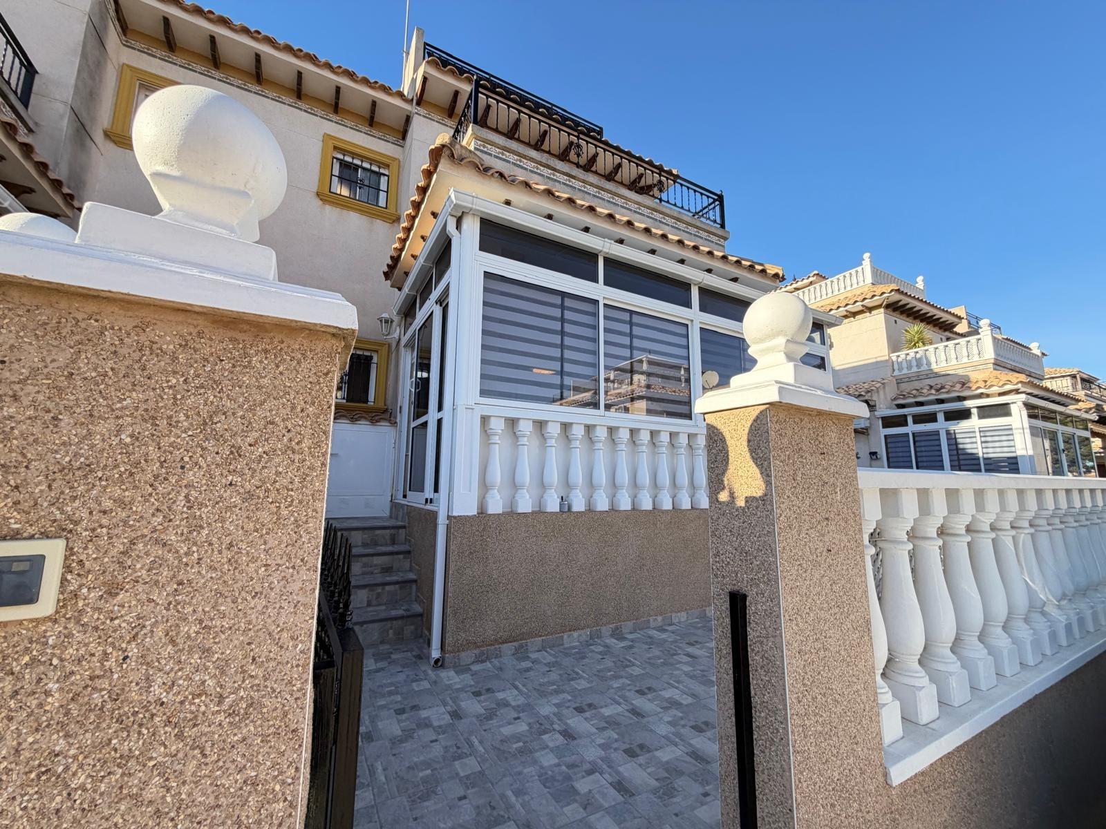 Resale - 2 Bedroom 2 Bathroom Town House in Orihuela Costa - Las Filipinas  - Alicante