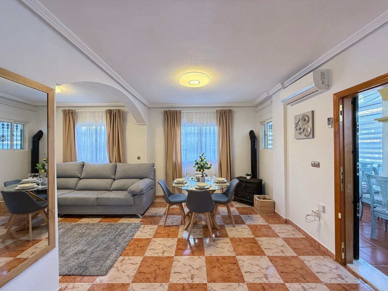 Resale - 2 Bedroom 2 Bathroom Town House in Orihuela Costa - Las Filipinas  - Alicante