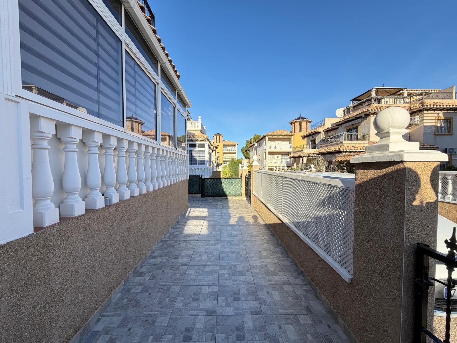 Resale - 2 Bedroom 2 Bathroom Town House in Orihuela Costa - Las Filipinas  - Alicante