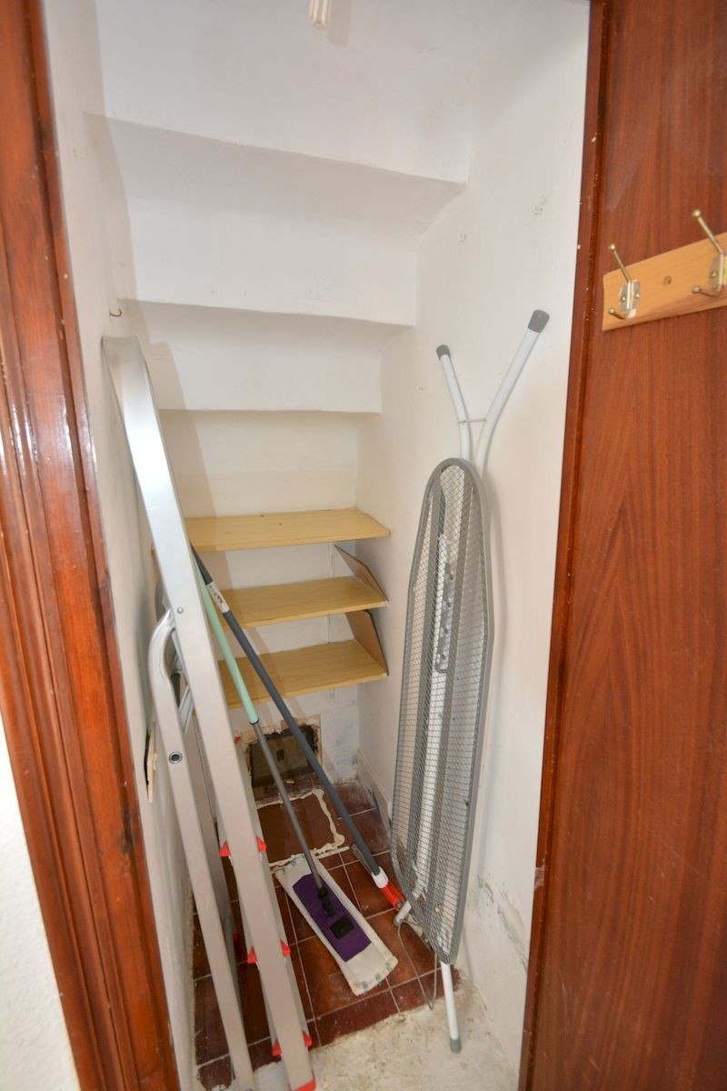 Resale - 4 Bedroom 2 Bathroom Town House in Torrevieja - Costa Blanca  - Alicante