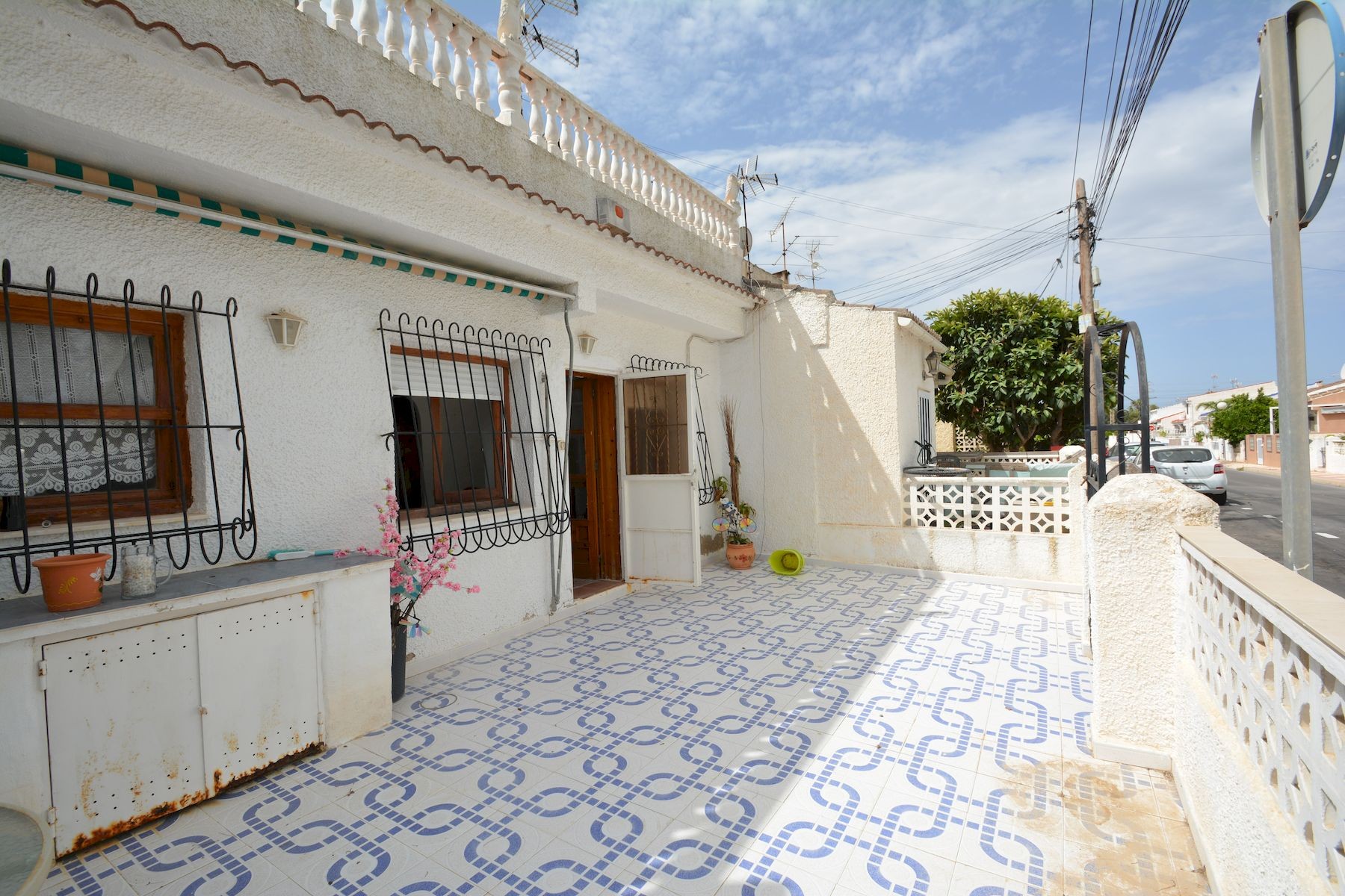 Resale - 4 Bedroom 2 Bathroom Town House in Torrevieja - Costa Blanca  - Alicante