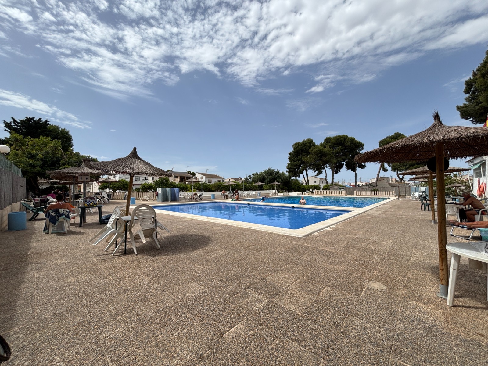 Resale - 4 Bedroom 2 Bathroom Town House in Torrevieja - Costa Blanca  - Alicante