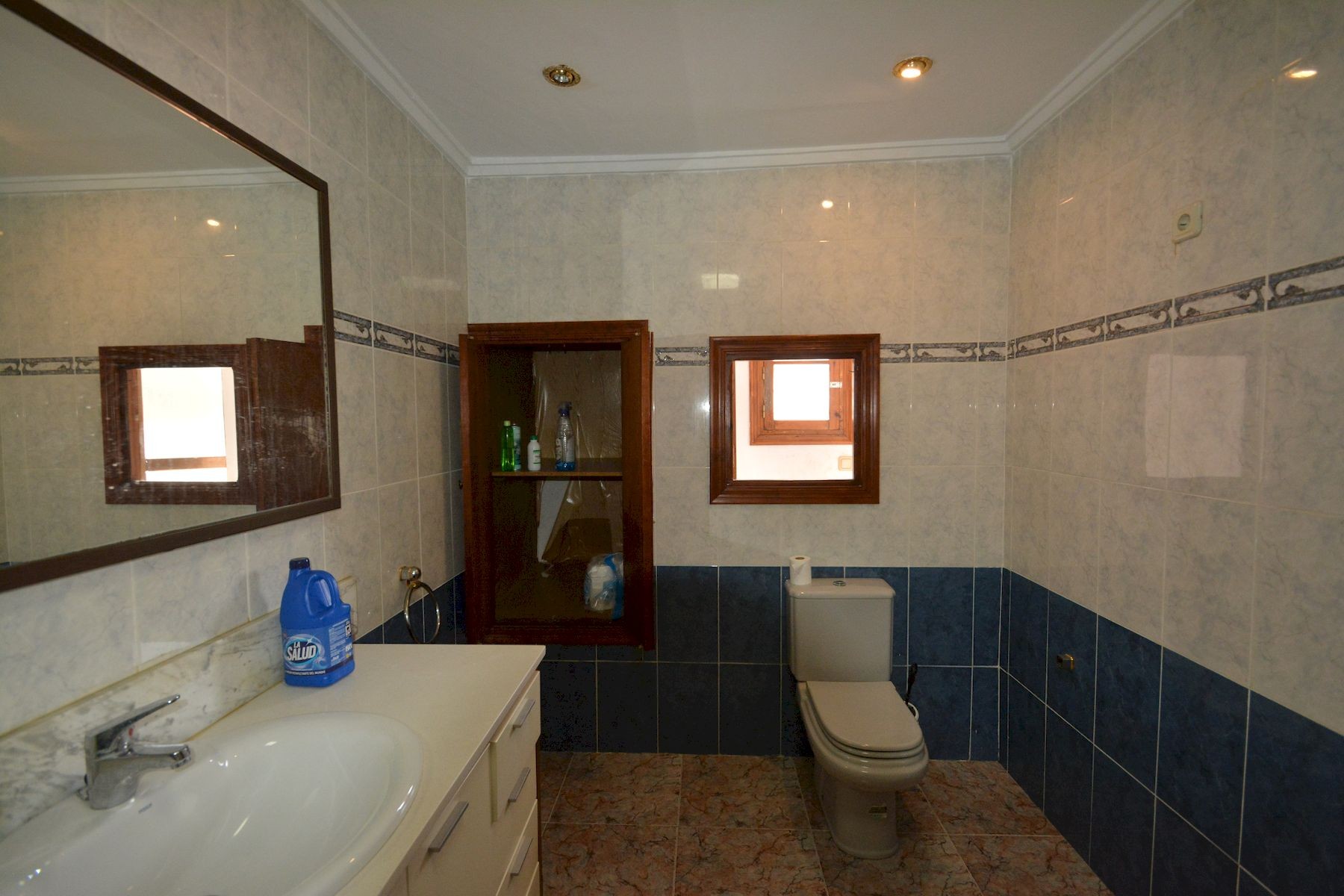 Resale - 4 Bedroom 2 Bathroom Town House in Torrevieja - Costa Blanca  - Alicante