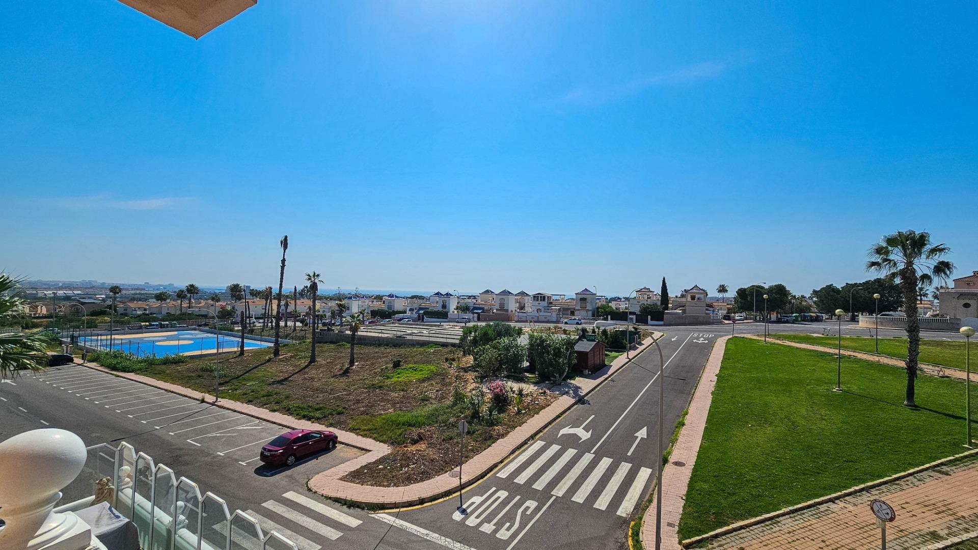 Resale - 2 Bedroom 1 Bathroom Bungalow in Orihuela Costa - Los Altos  - Alicante