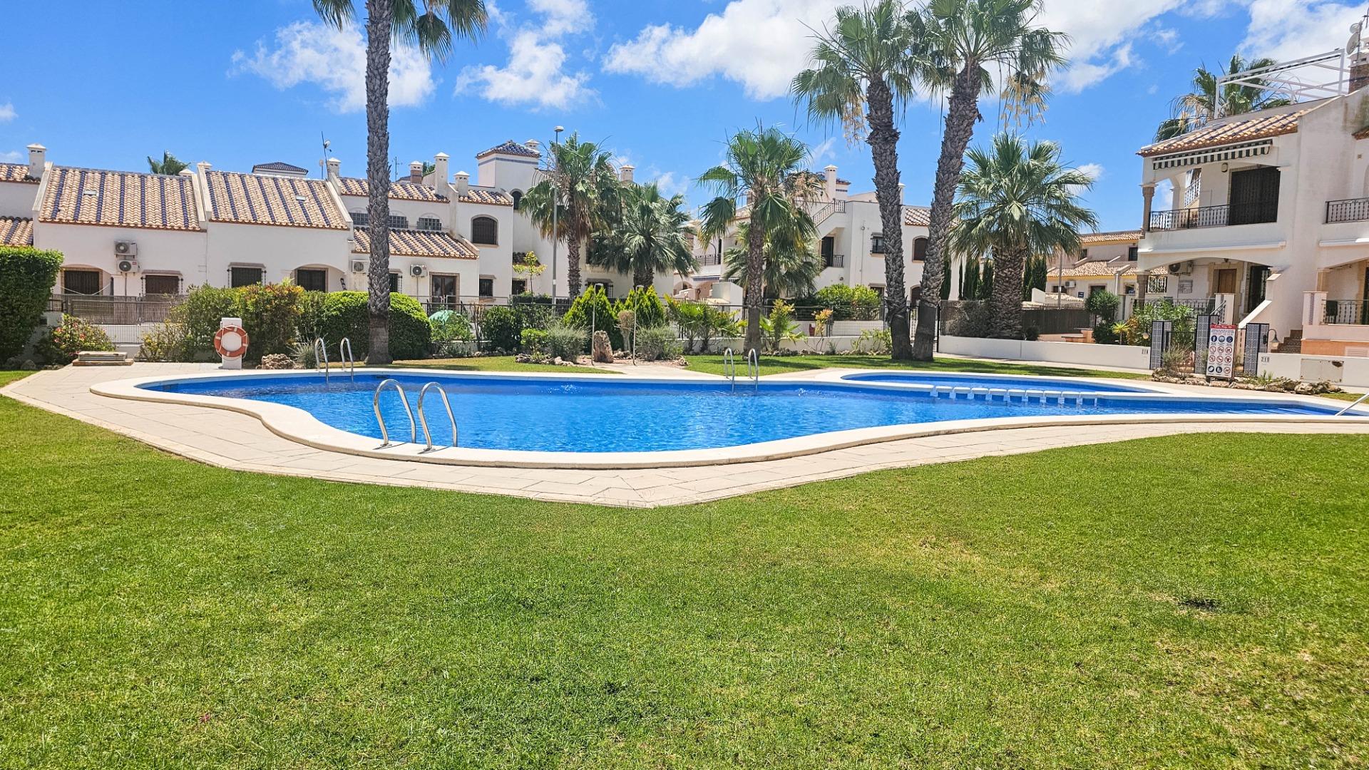 Resale - 2 Bedroom 2 Bathroom Town House in Orihuela Costa - Pau 8  - Alicante