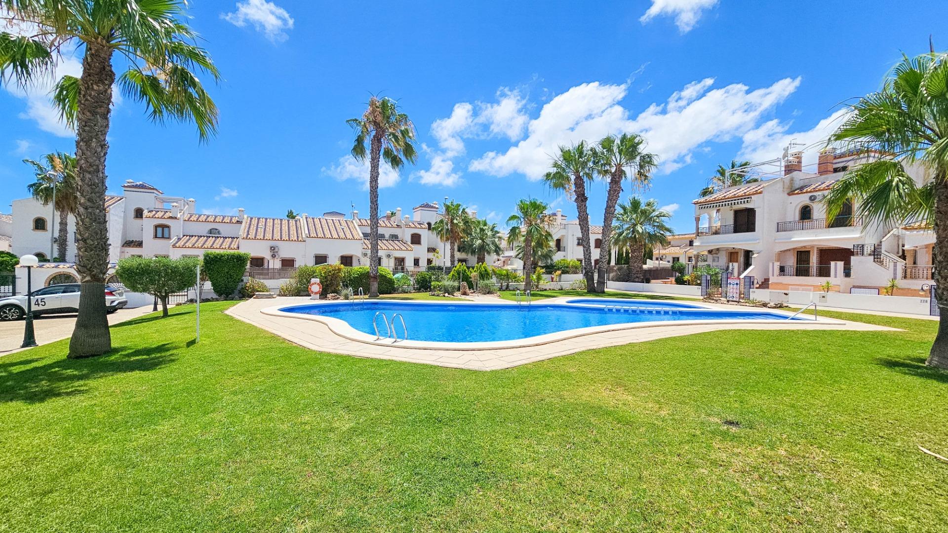 Resale - 2 Bedroom 2 Bathroom Town House in Orihuela Costa - Pau 8  - Alicante
