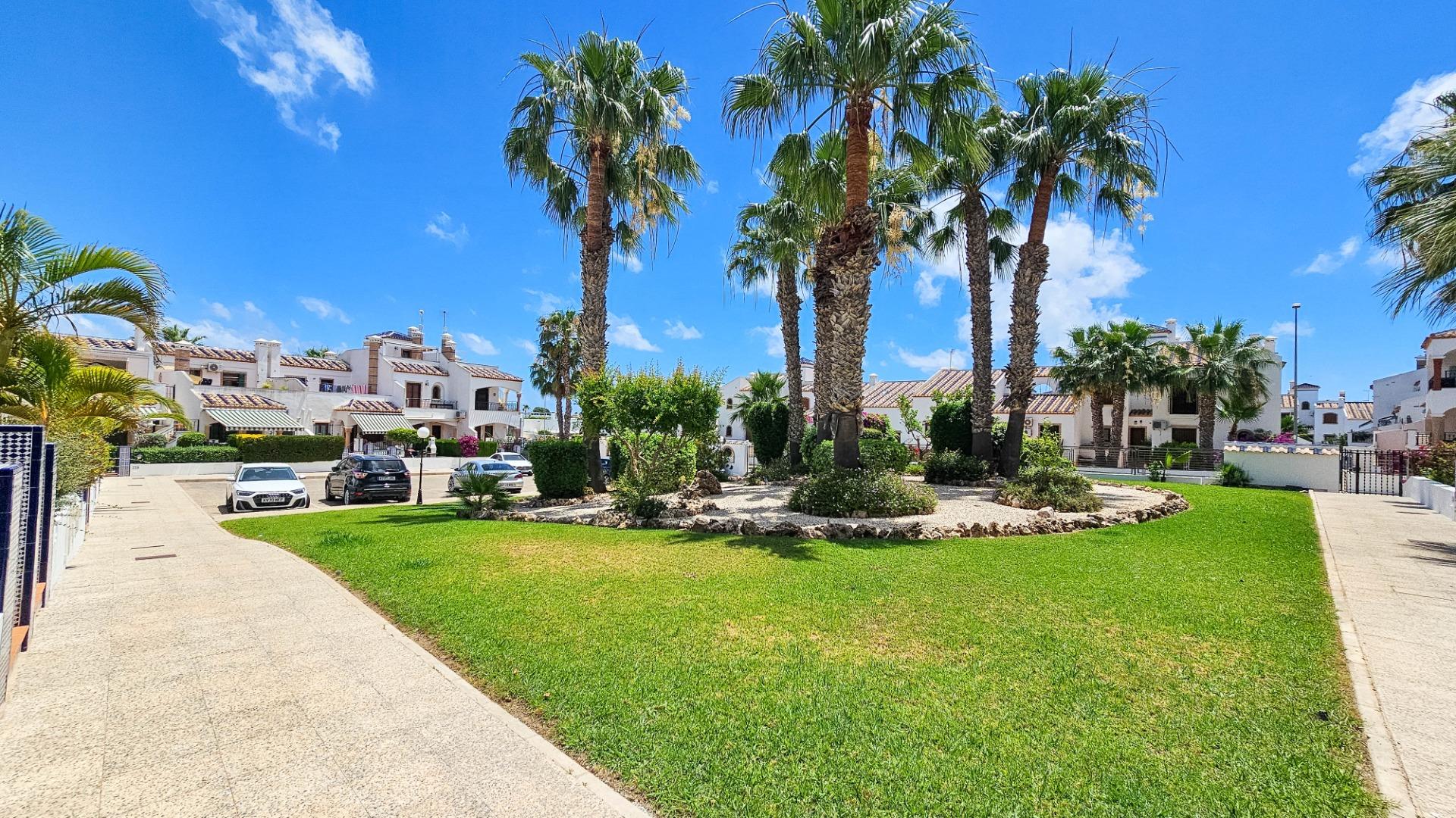 Resale - 2 Bedroom 2 Bathroom Town House in Orihuela Costa - Pau 8  - Alicante