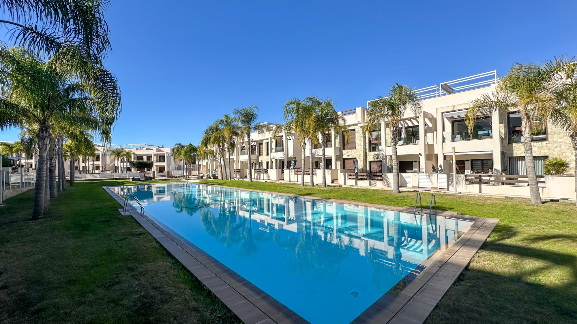 Resale - 3 Bedroom 2 Bathroom Bungalow in Torrevieja - Costa Blanca  - Alicante