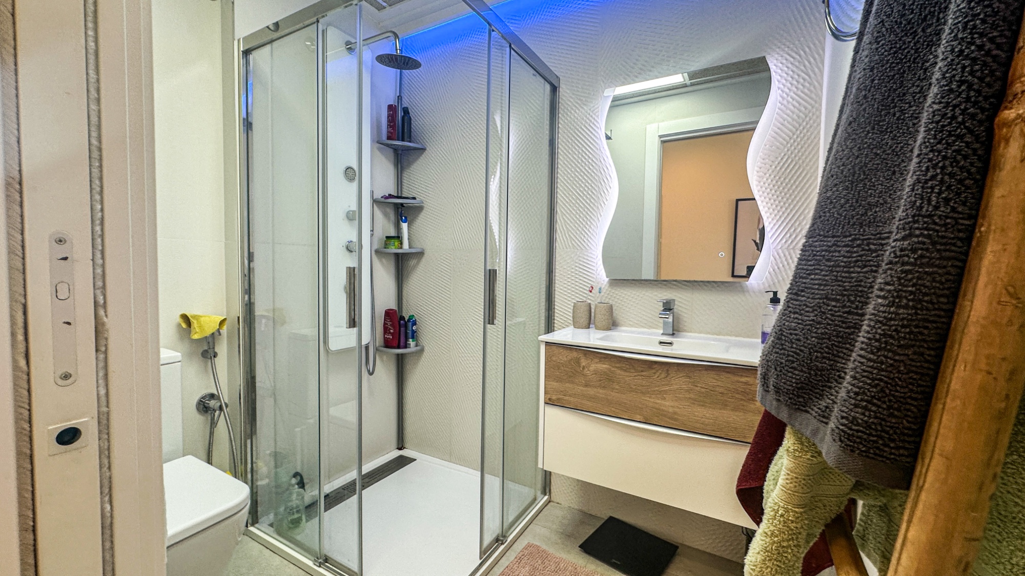 Resale - 3 Bedroom 2 Bathroom Bungalow in Torrevieja - Costa Blanca  - Alicante
