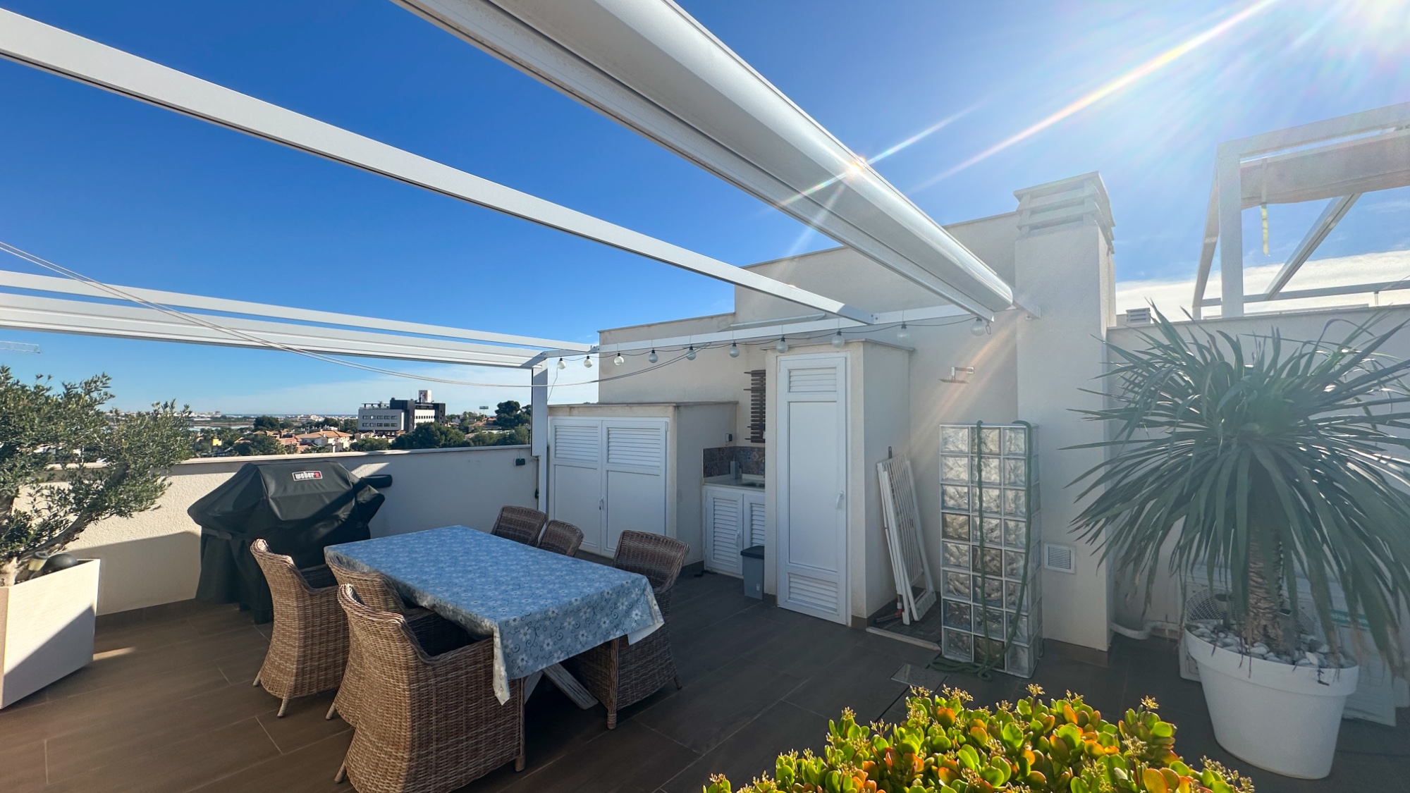 Resale - 3 Bedroom 2 Bathroom Bungalow in Torrevieja - Costa Blanca  - Alicante