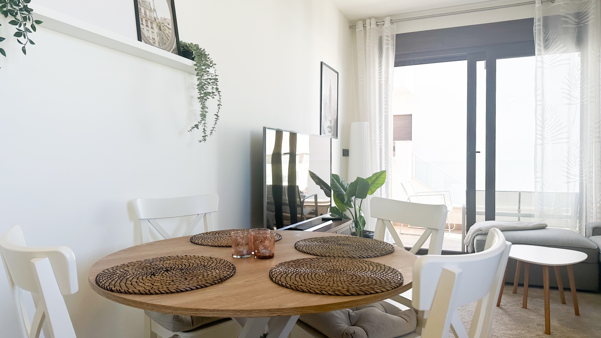 Resale - 3 Bedroom 2 Bathroom Bungalow in Torrevieja - Costa Blanca  - Alicante