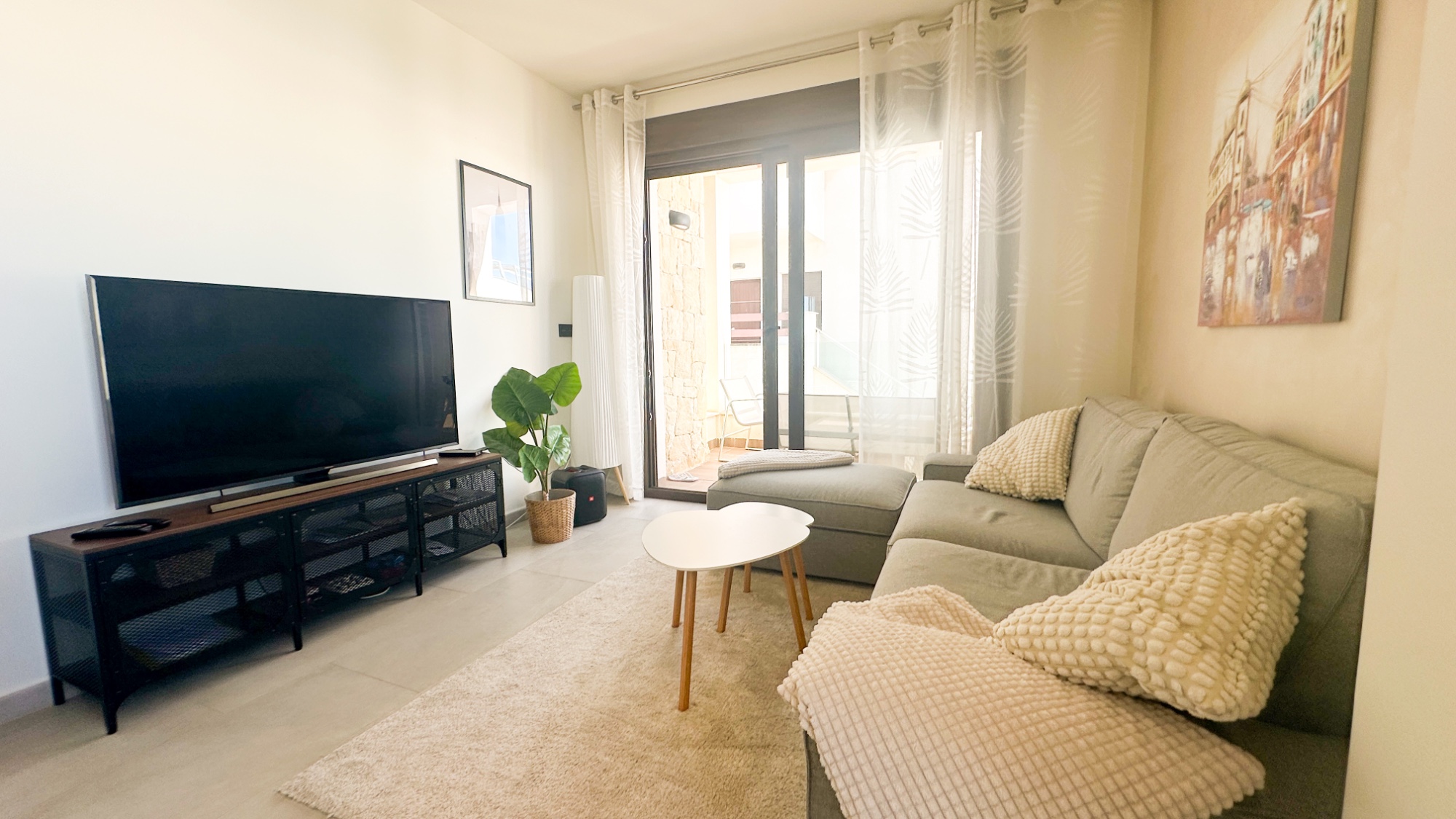 Resale - 3 Bedroom 2 Bathroom Bungalow in Torrevieja - Costa Blanca  - Alicante