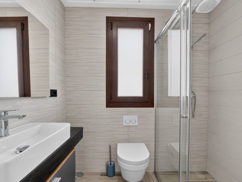Resale - 4 Bedroom 3 Bathroom Villa in Torrevieja - Costa Blanca  - Alicante