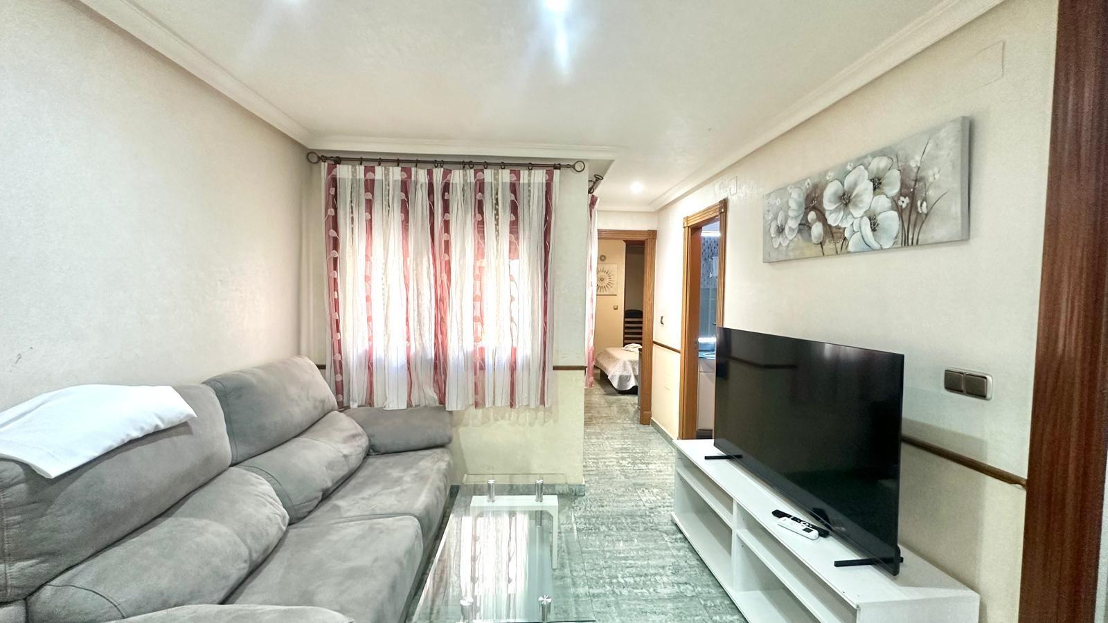 Resale - 4 Bedroom 2 Bathroom Penthouse in Torrevieja - Torrevieja  - Alicante