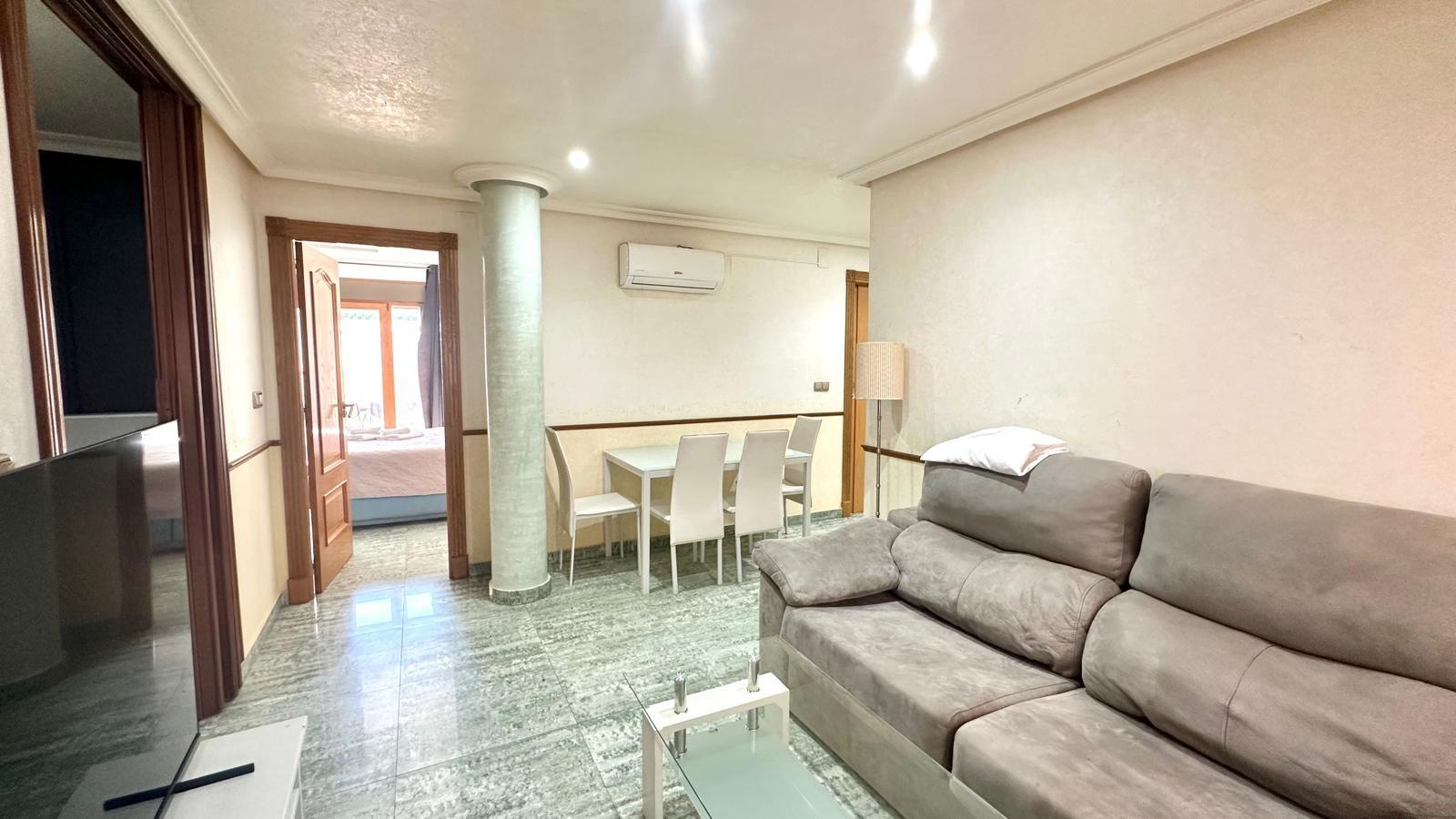 Resale - 4 Bedroom 2 Bathroom Penthouse in Torrevieja - Torrevieja  - Alicante