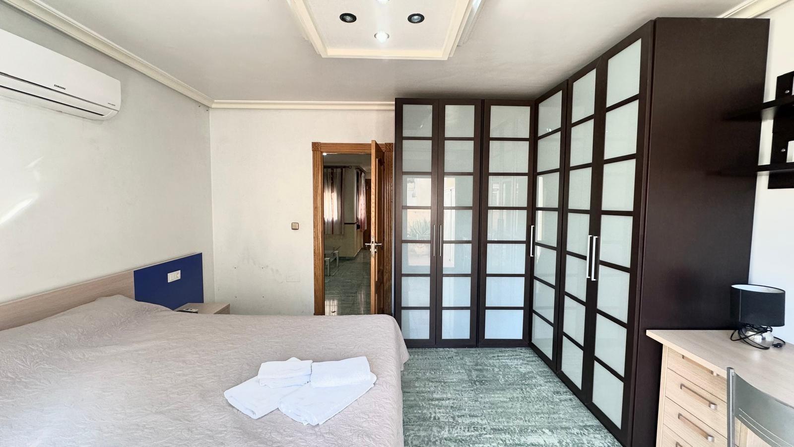 Resale - 4 Bedroom 2 Bathroom Penthouse in Torrevieja - Torrevieja  - Alicante