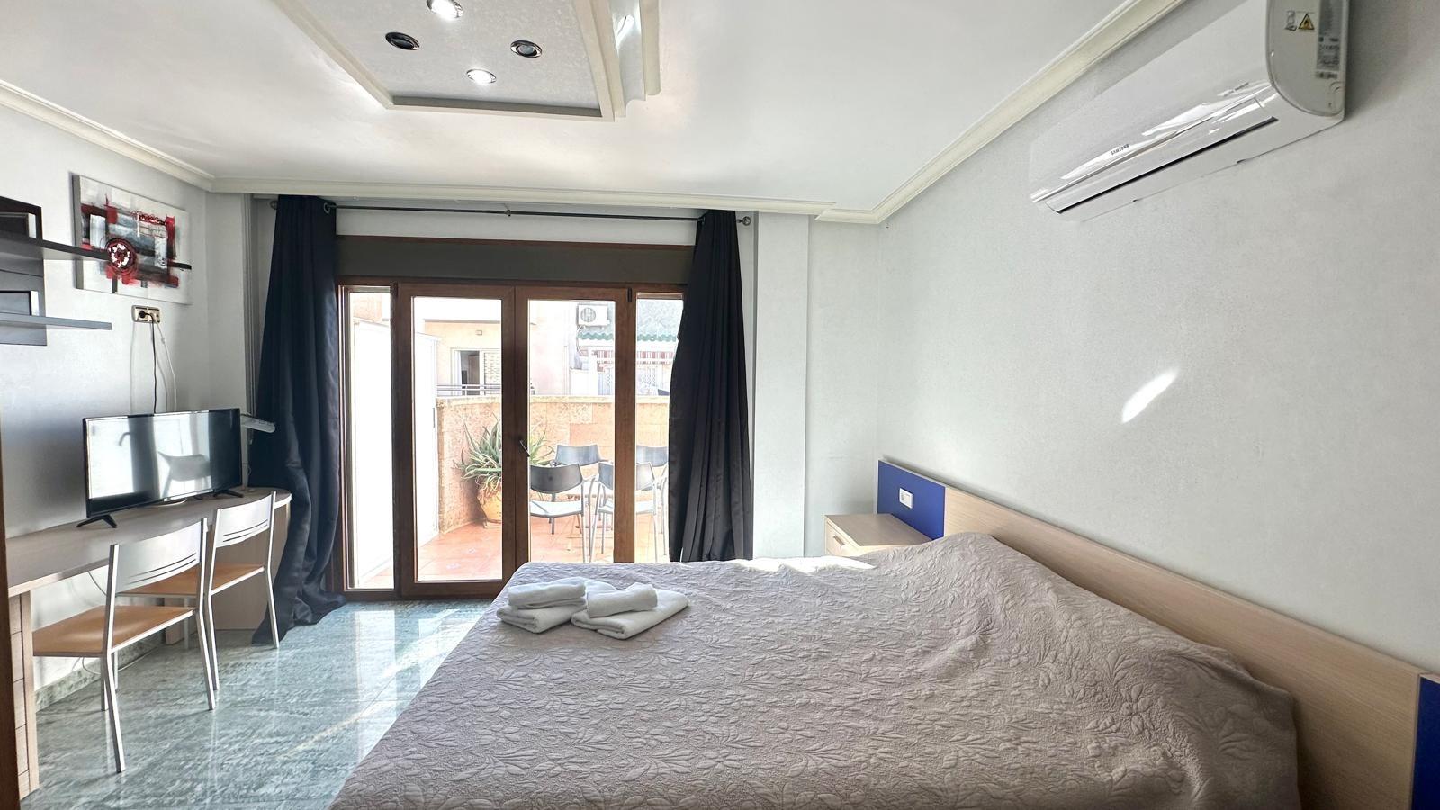 Resale - 4 Bedroom 2 Bathroom Penthouse in Torrevieja - Torrevieja  - Alicante