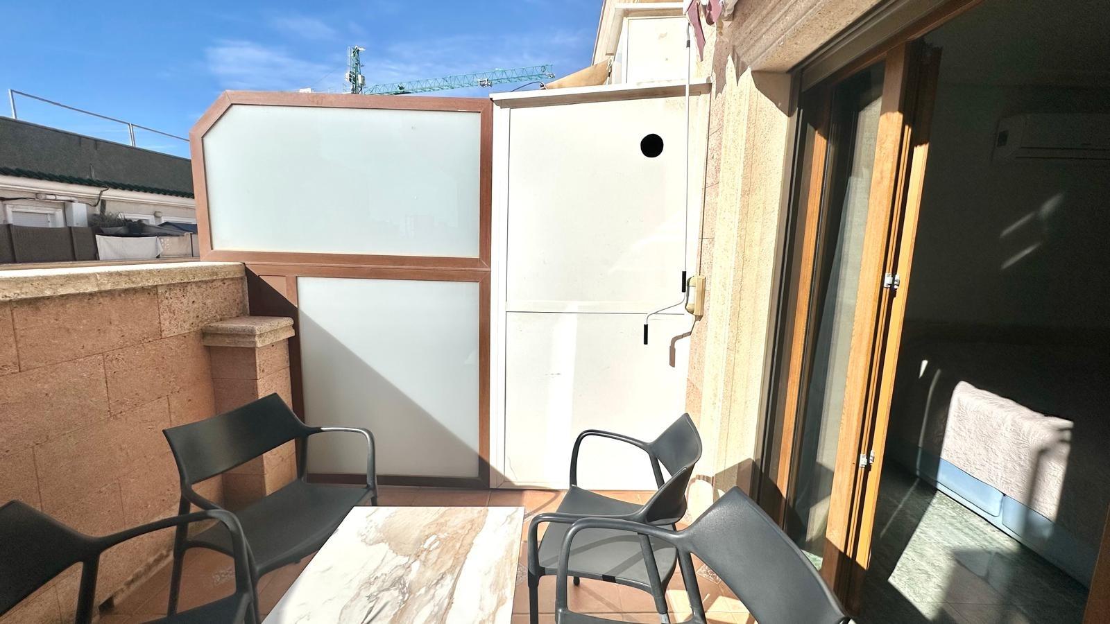 Resale - 4 Bedroom 2 Bathroom Penthouse in Torrevieja - Torrevieja  - Alicante