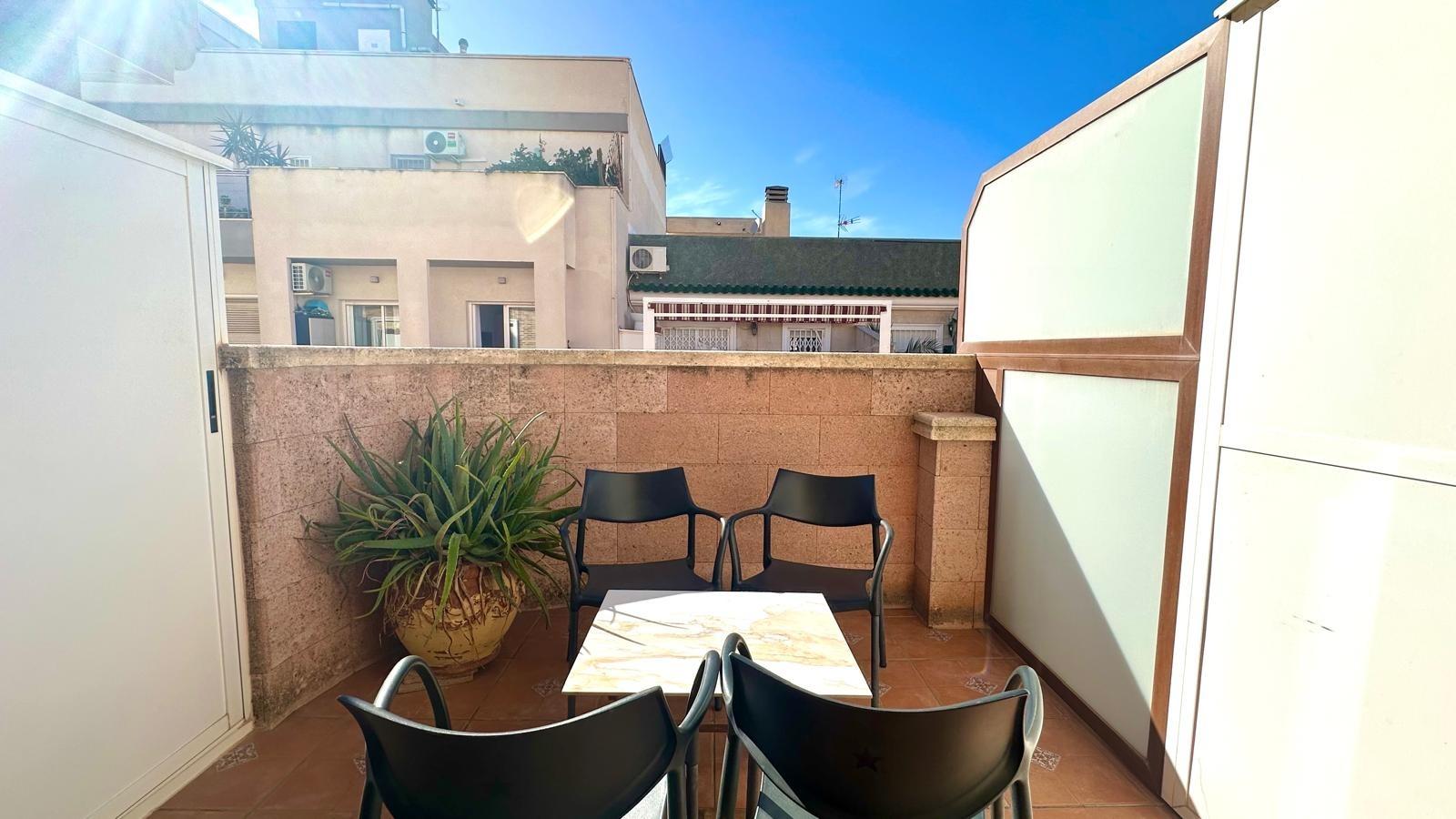 Resale - 4 Bedroom 2 Bathroom Penthouse in Torrevieja - Torrevieja  - Alicante