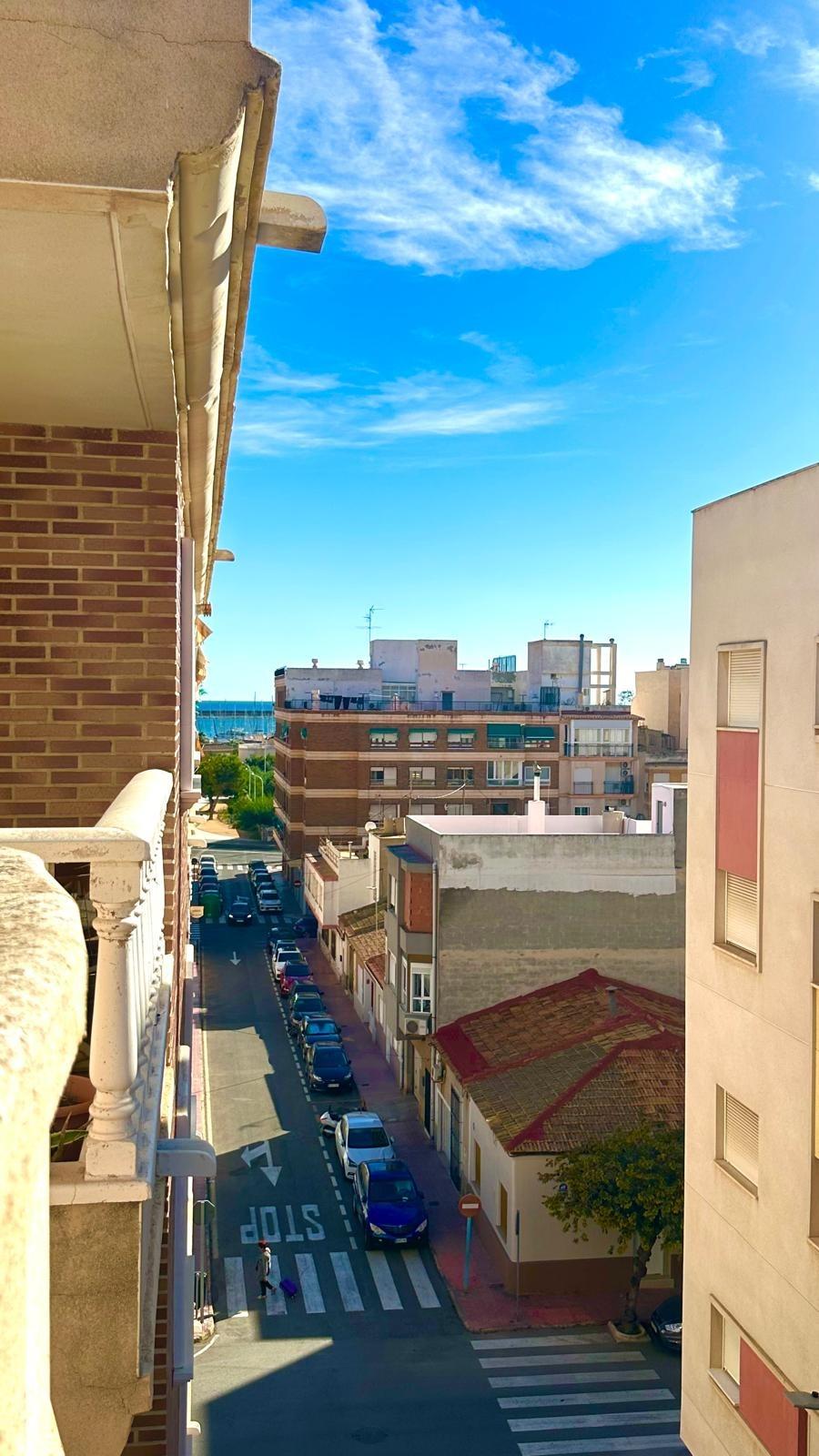 Resale - 4 Bedroom 2 Bathroom Penthouse in Torrevieja - Torrevieja  - Alicante