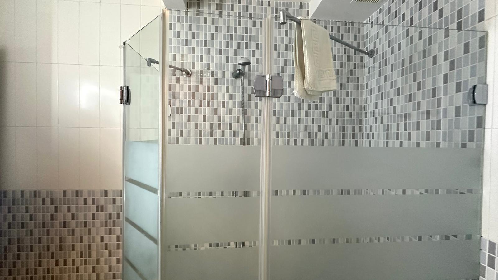 Resale - 4 Bedroom 2 Bathroom Penthouse in Torrevieja - Torrevieja  - Alicante