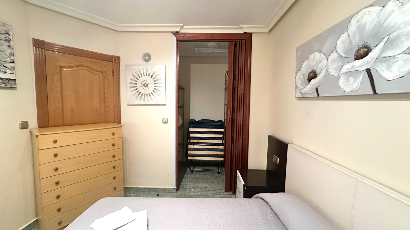 Resale - 4 Bedroom 2 Bathroom Penthouse in Torrevieja - Torrevieja  - Alicante