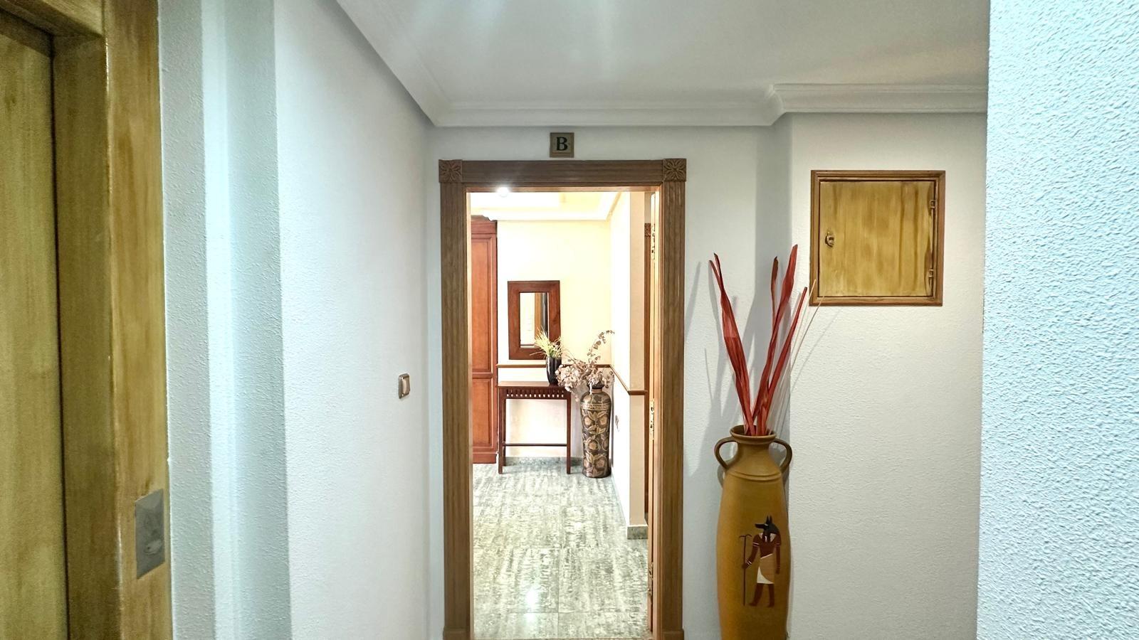 Resale - 4 Bedroom 2 Bathroom Penthouse in Torrevieja - Torrevieja  - Alicante