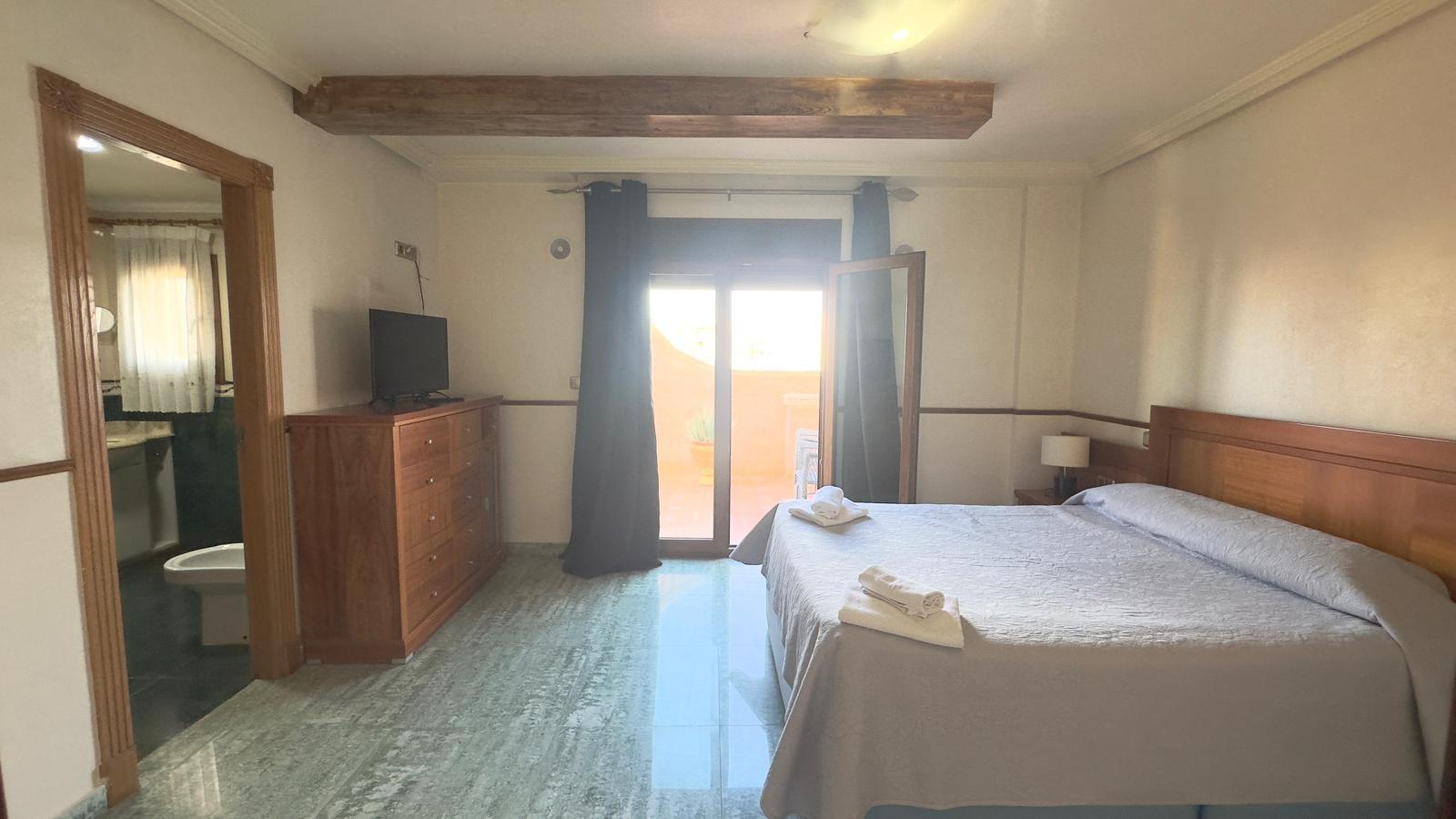 Resale - 4 Bedroom 2 Bathroom Penthouse in Torrevieja - Torrevieja  - Alicante