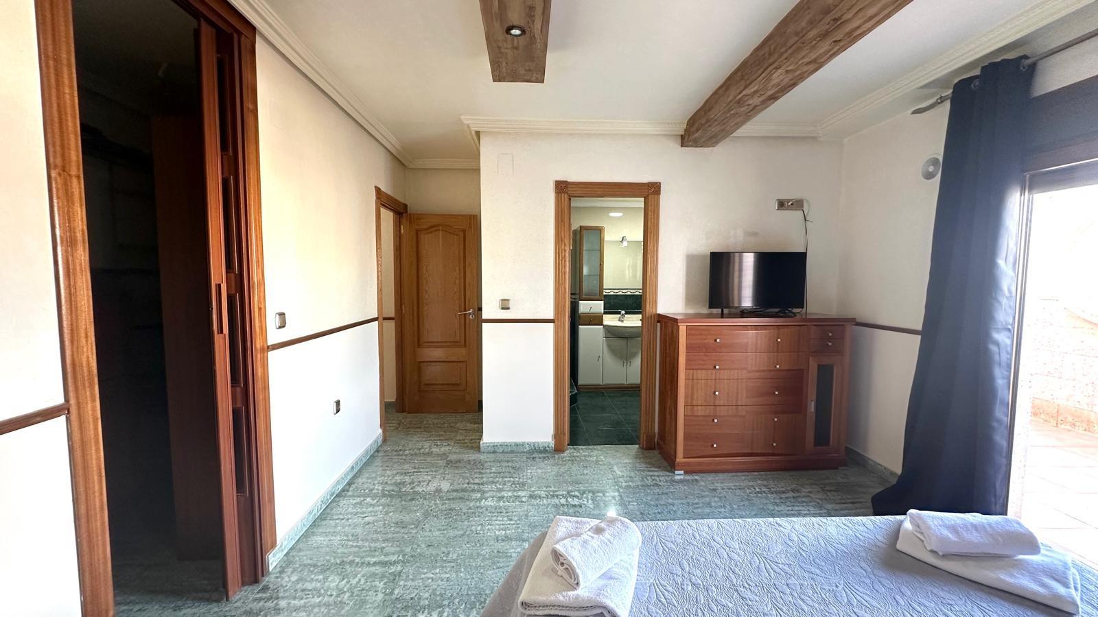 Resale - 4 Bedroom 2 Bathroom Penthouse in Torrevieja - Torrevieja  - Alicante