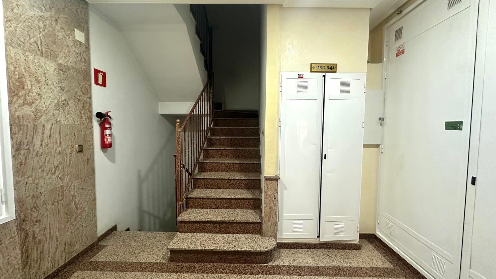 Resale - 4 Bedroom 2 Bathroom Penthouse in Torrevieja - Torrevieja  - Alicante