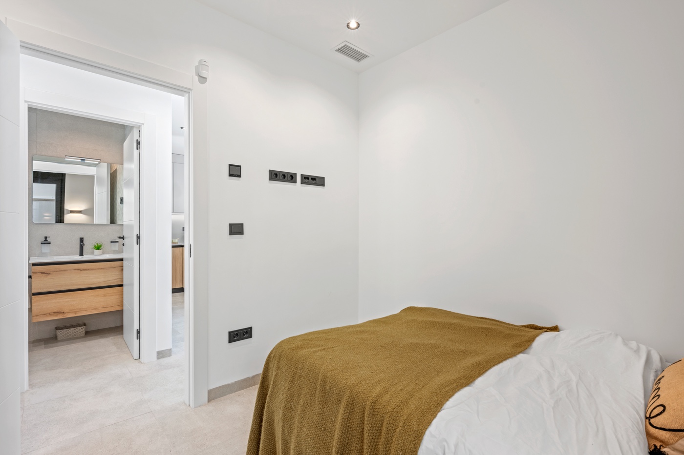 Resale - 3 Bedroom 3 Bathroom Villa in Orihuela Costa - Costa Blanca  - Alicante