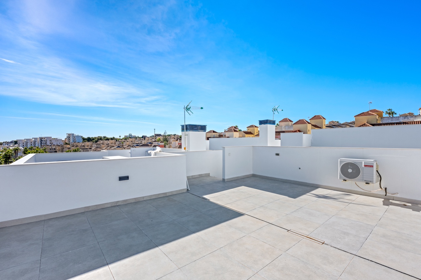 Resale - 3 Bedroom 3 Bathroom Villa in Orihuela Costa - Costa Blanca  - Alicante