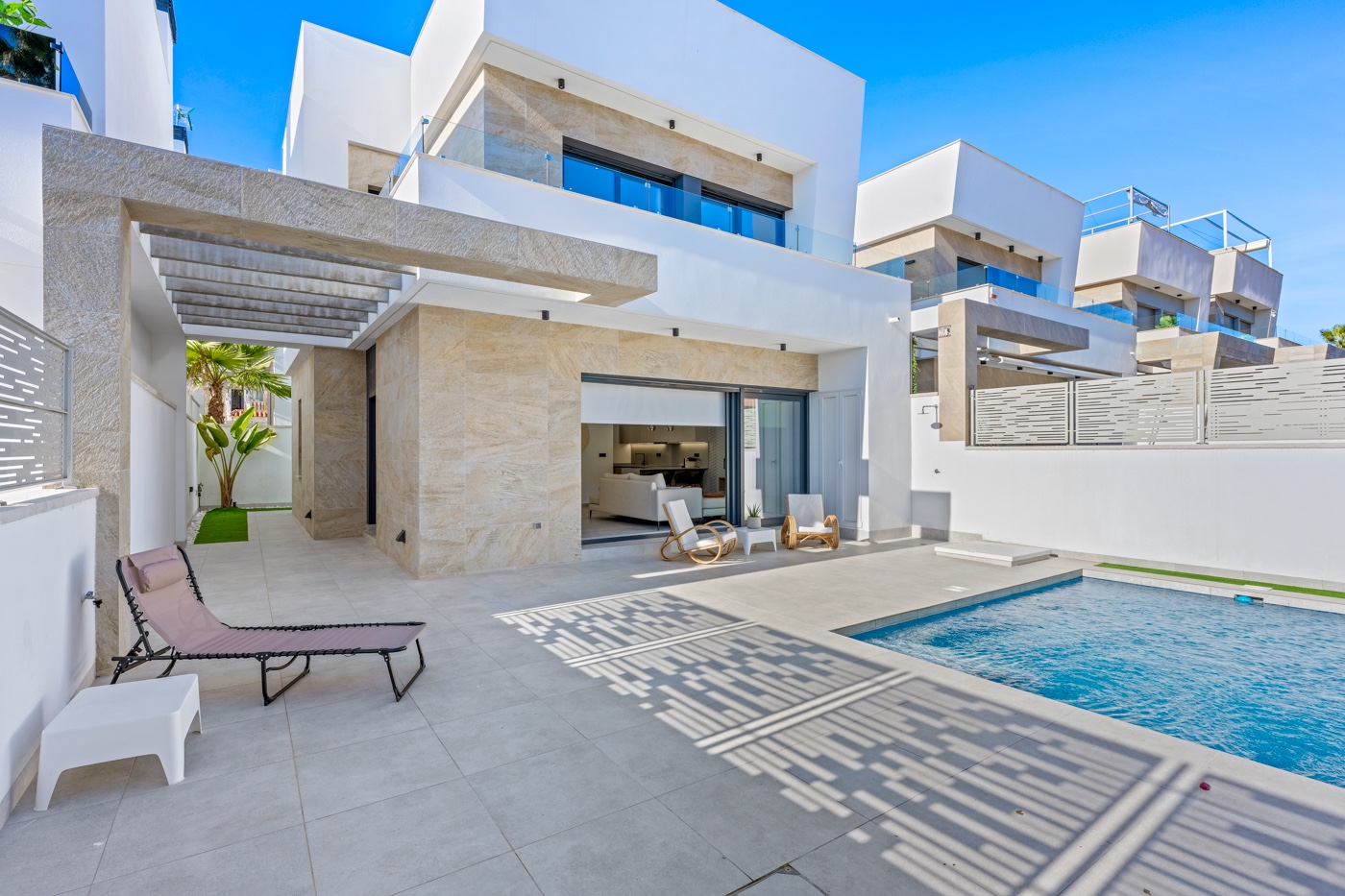 Resale - 3 Bedroom 3 Bathroom Villa in Orihuela Costa - Costa Blanca  - Alicante