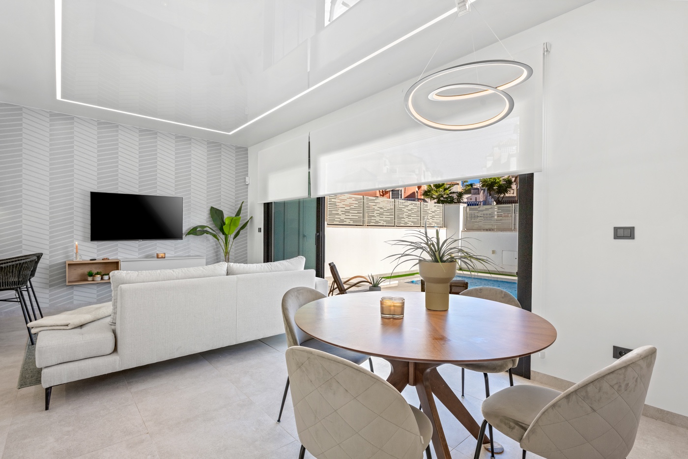Resale - 3 Bedroom 3 Bathroom Villa in Orihuela Costa - Costa Blanca  - Alicante