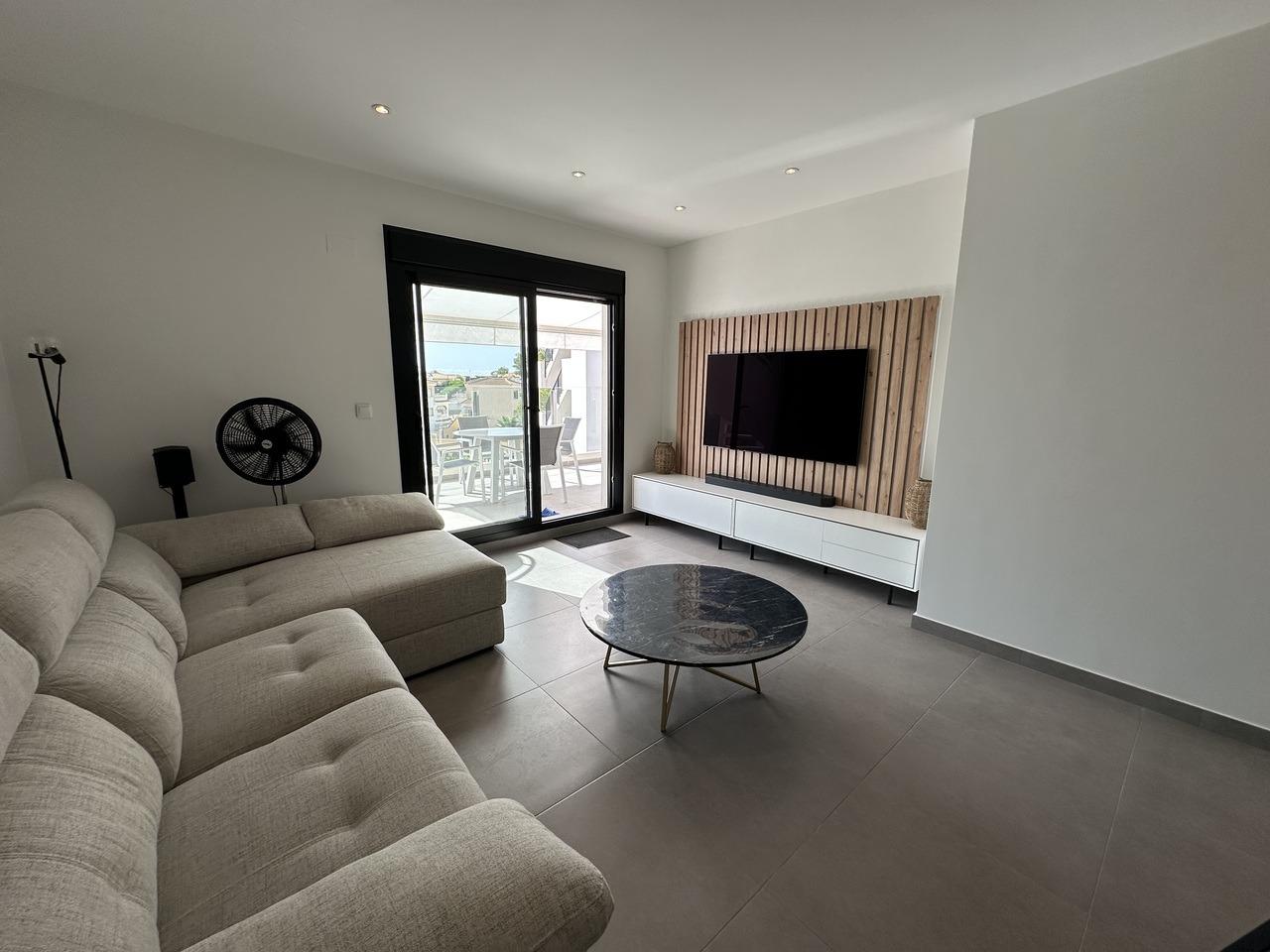 Resale - 2 Bedroom 2 Bathroom Penthouse in Orihuela Costa - Villamartín-las Filipinas  - Alicante