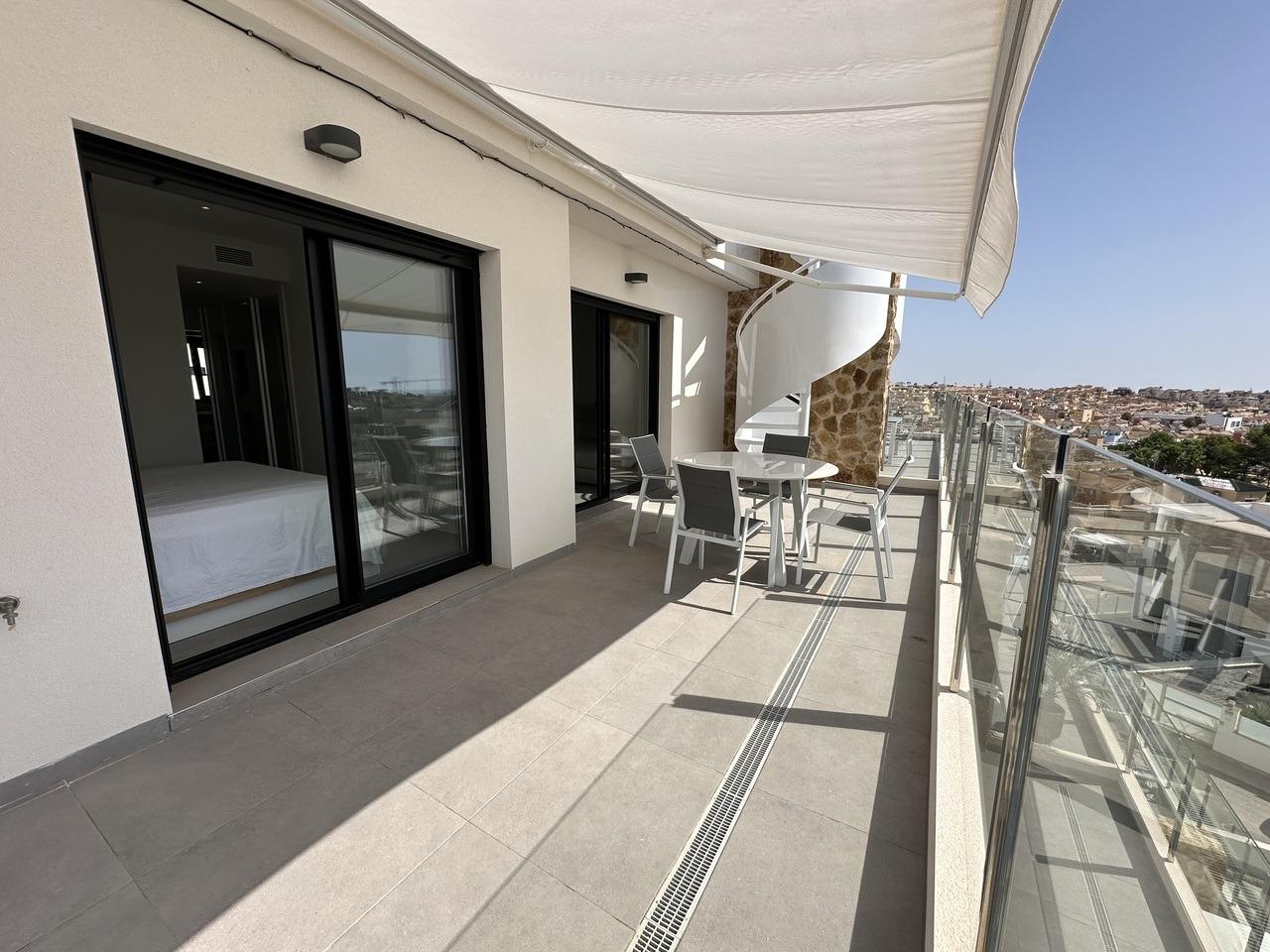 Resale - 2 Bedroom 2 Bathroom Penthouse in Orihuela Costa - Villamartín-las Filipinas  - Alicante