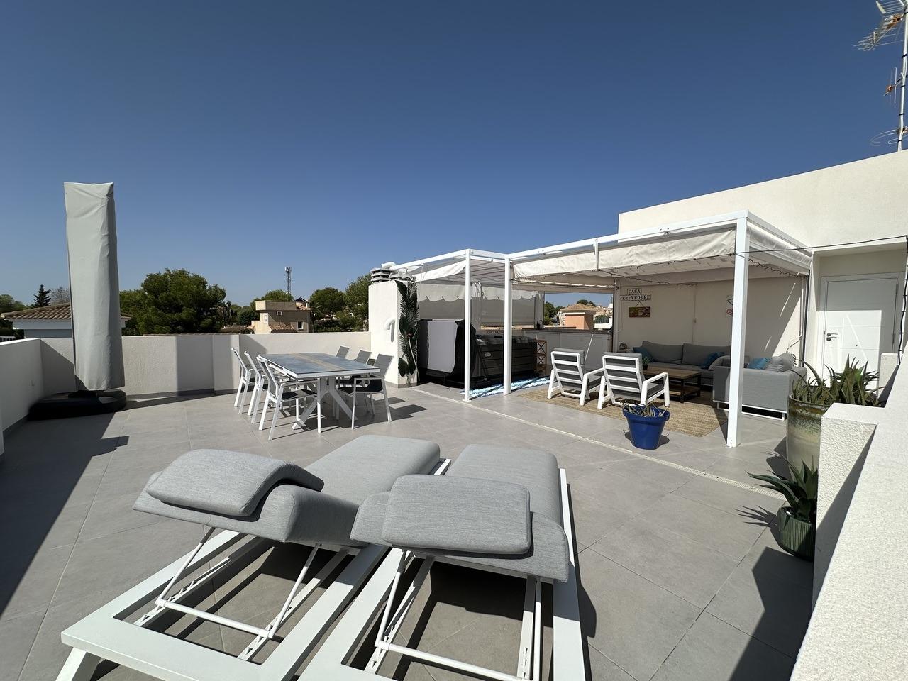 Resale - 2 Bedroom 2 Bathroom Penthouse in Orihuela Costa - Villamartín-las Filipinas  - Alicante