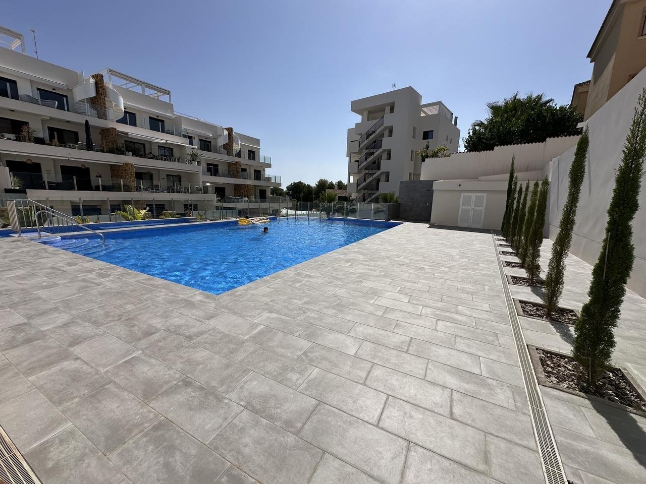 Resale - 2 Bedroom 2 Bathroom Penthouse in Orihuela Costa - Villamartín-las Filipinas  - Alicante