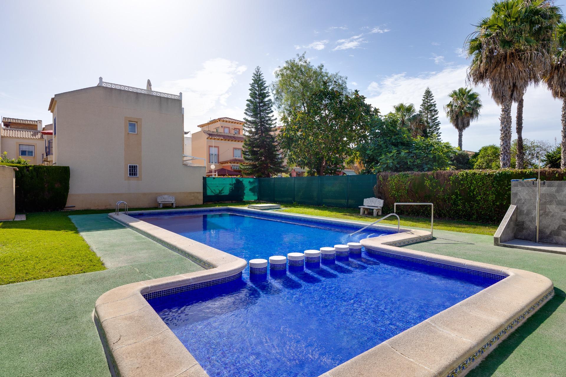 Resale - 2 Bedroom 1 Bathroom Bungalow in Torrevieja - El Chaparral  - Alicante